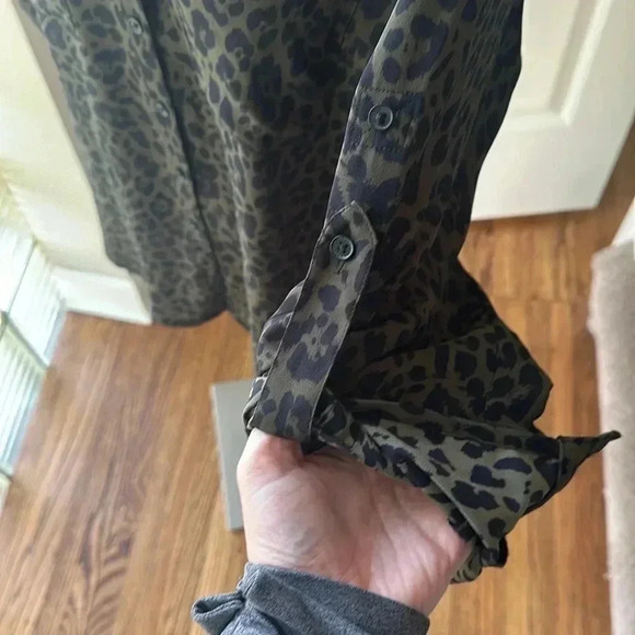 Size M black and dark green animal print Slim Portofino from Express - Picture 2 of 5